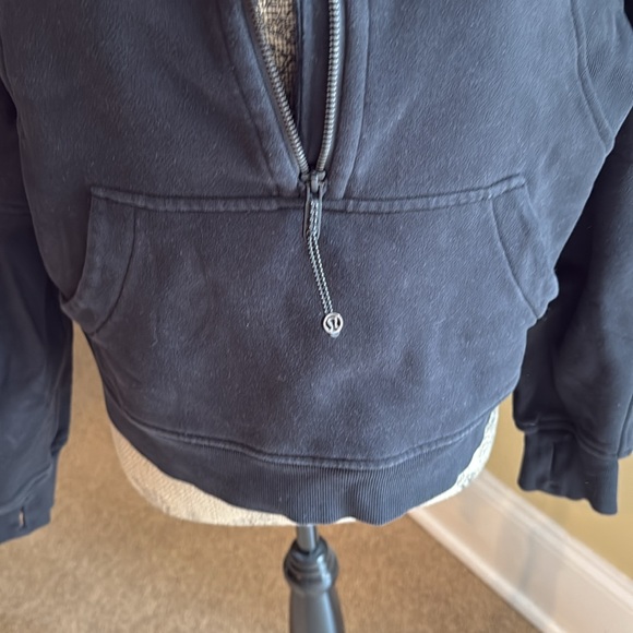 Sweatshirt - Picture 3 of 5